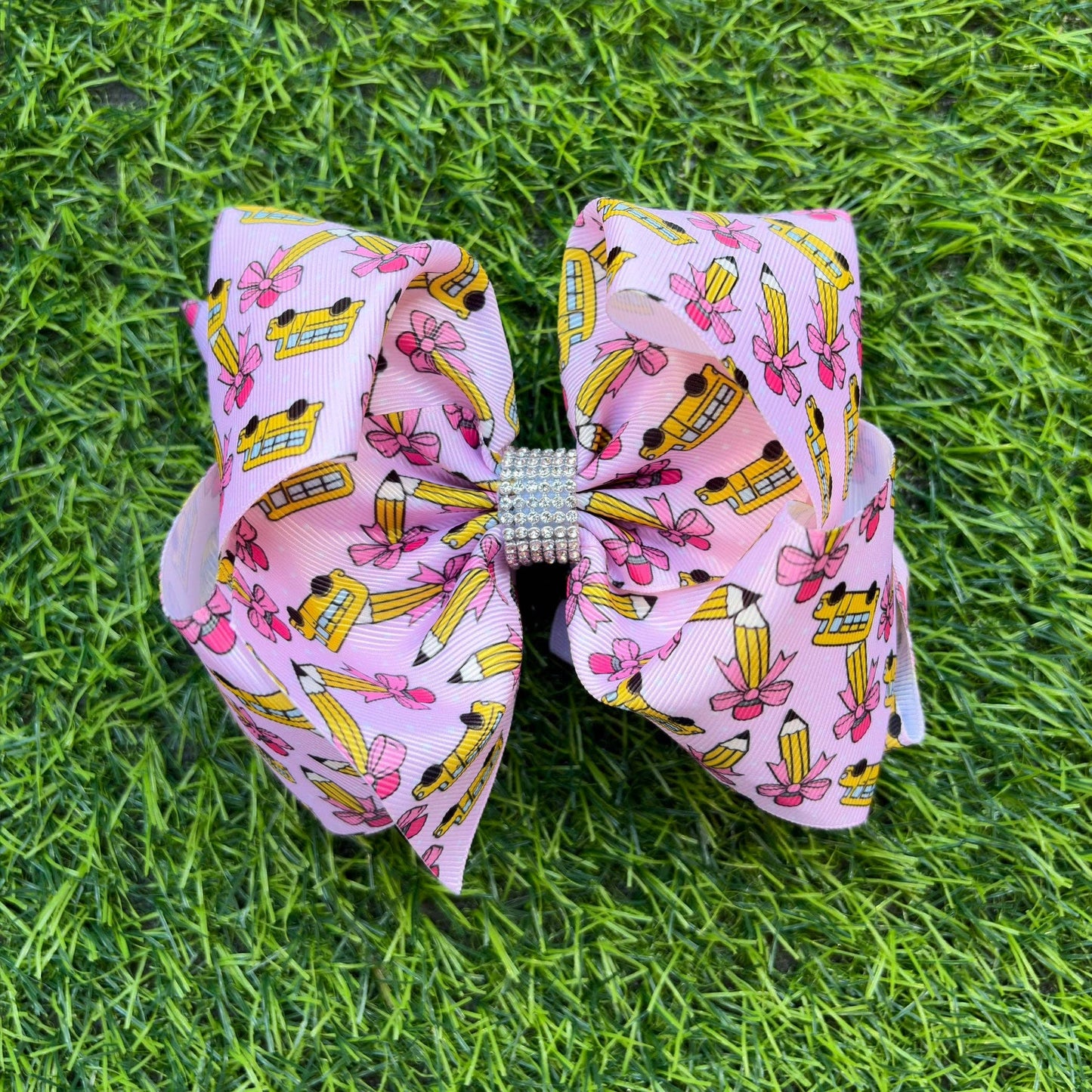 Pencil & School bus printed on pink double layer hair bows. 4pcs/$10.00 BW-DSG-5129